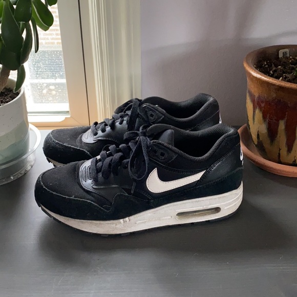 Nike Air Max - Picture 2 of 3